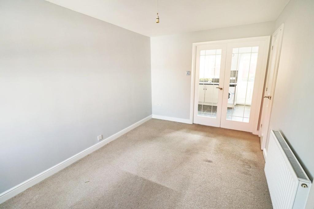 Upton Drive, Nuneaton 2 bed end of terrace house £168,000