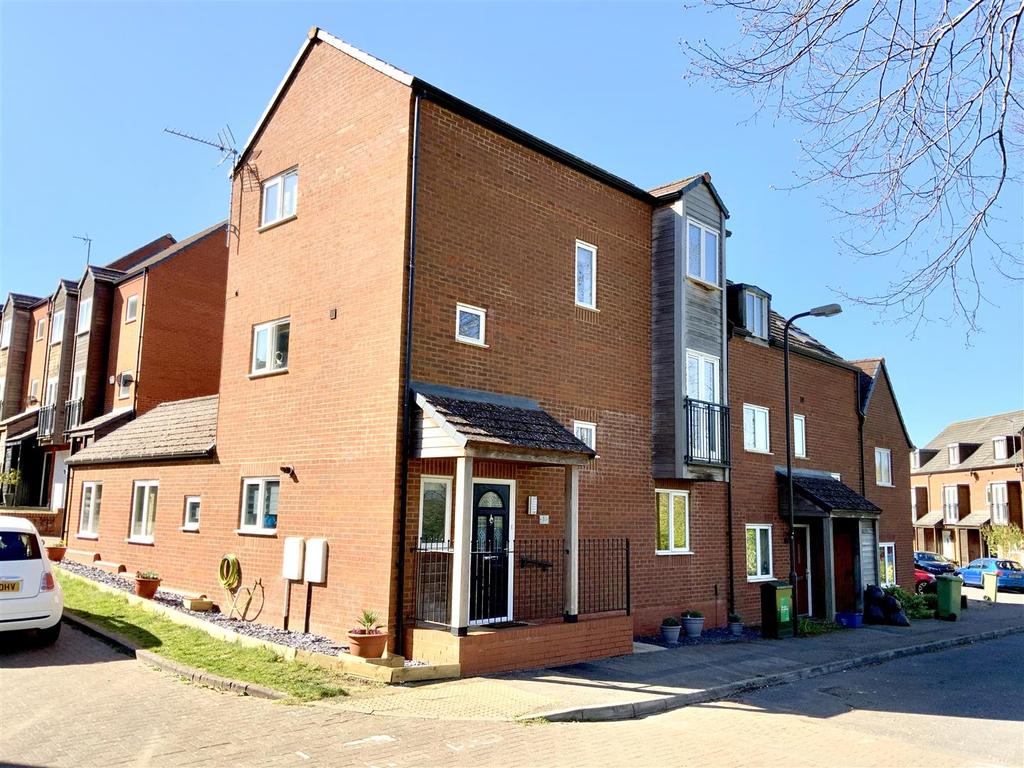 Townlands Crescent, Wolverton Mill, Milton Keynes 4 bed end of terrace