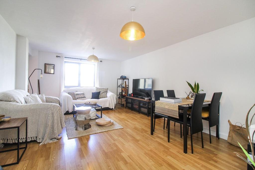 Baltic Quay, Gateshead Quayside... 2 bed flat £850 pcm (£196 pw)