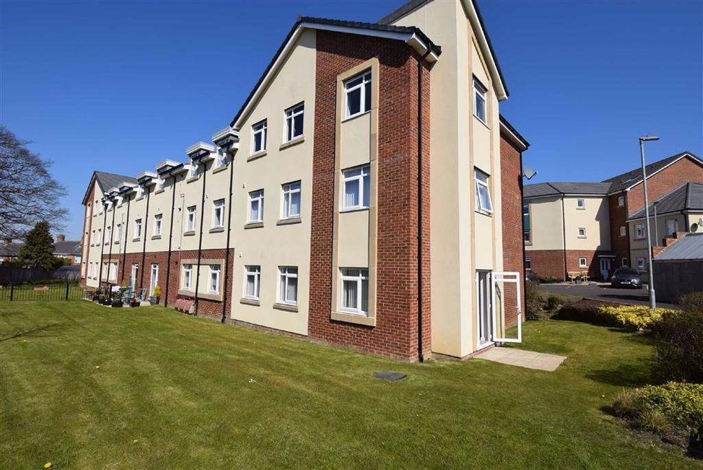 Redwood Avenue, South Shields 2 bed flat £115,000