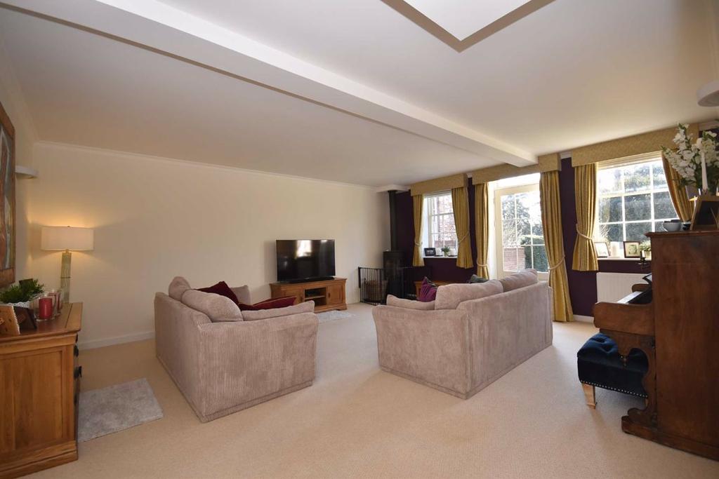 6, Apley Hall Mews, Apley Park... 4 bed mews £1,600 pcm (£369 pw)