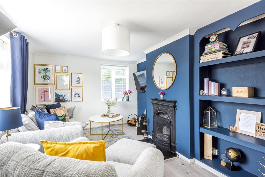 Saltwood Road, Seaford 2 bed semidetached house £325,000