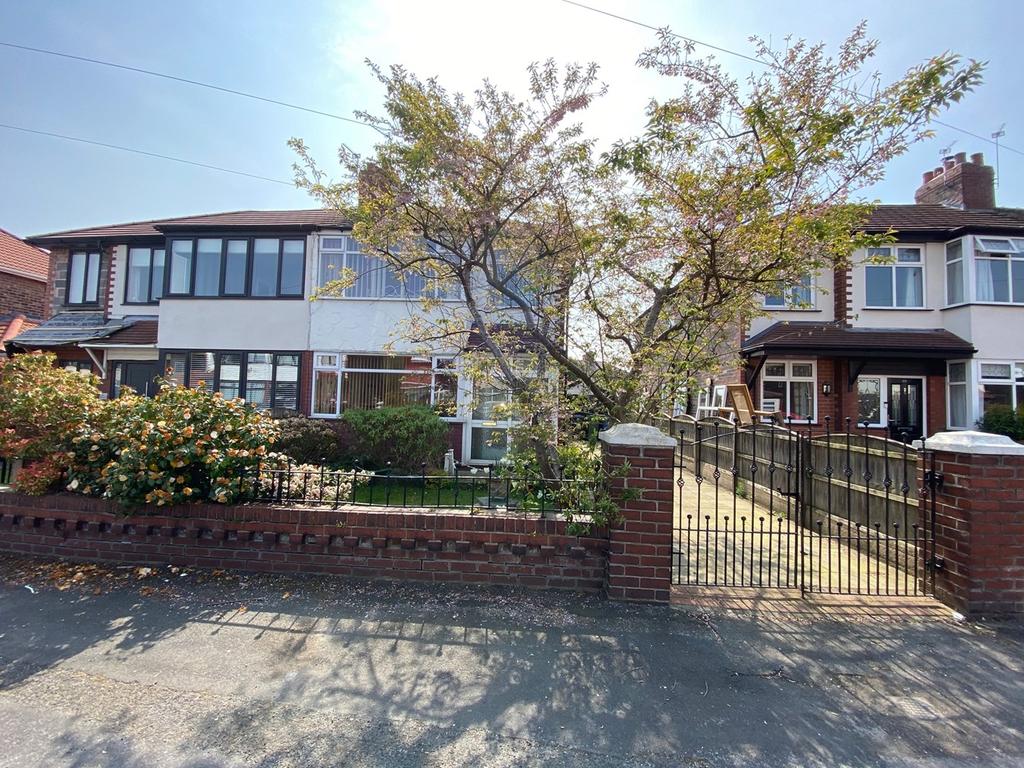Brownhill Drive, Padgate, Warrington... 3 bed semidetached house £