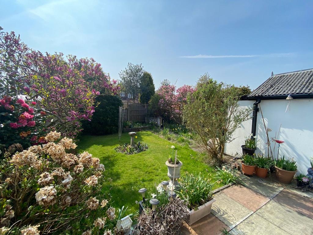 Brownhill Drive, Padgate, Warrington... 3 bed semidetached house £