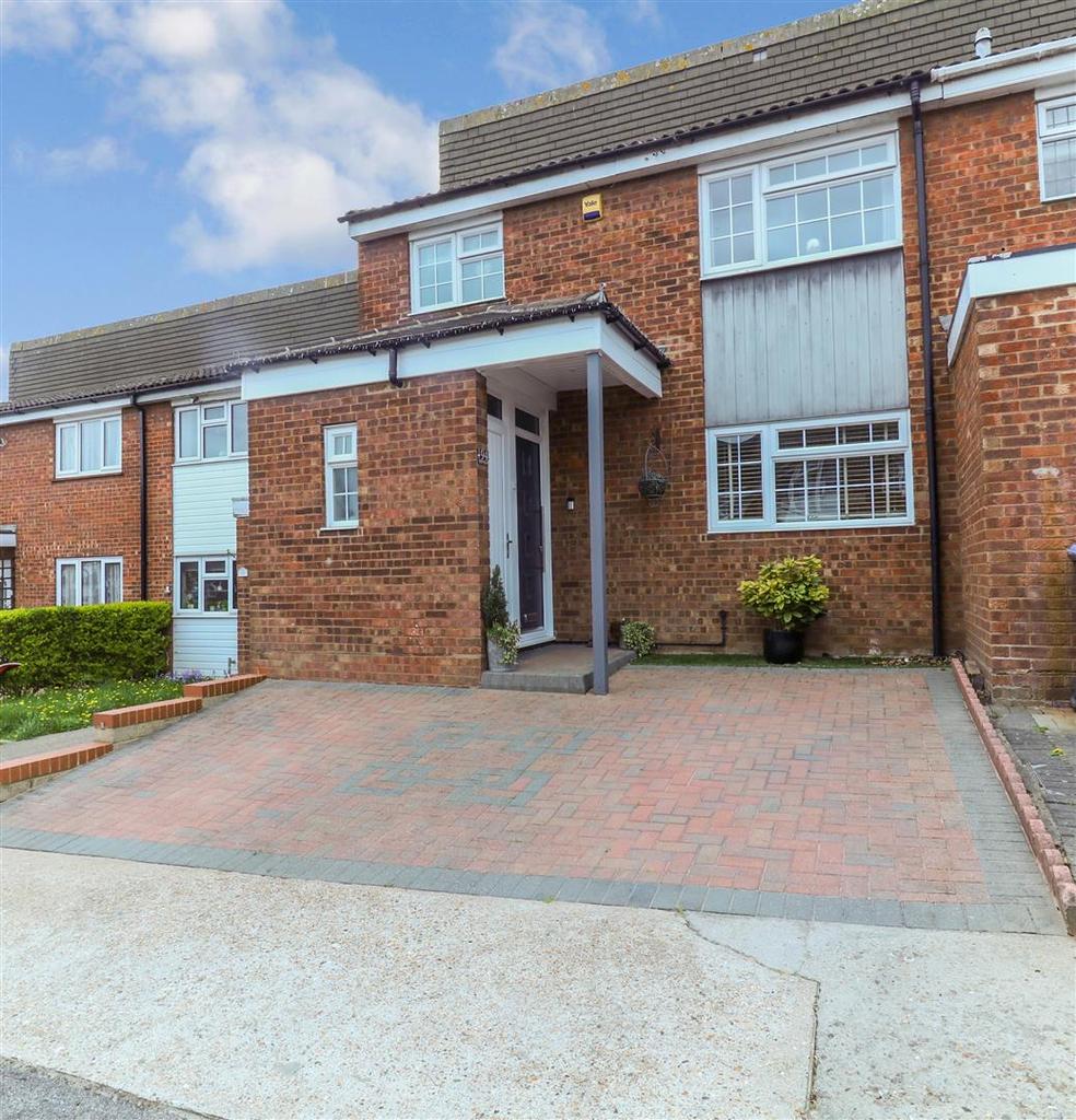 Red Willow, Harlow 3 bed terraced house £375,000