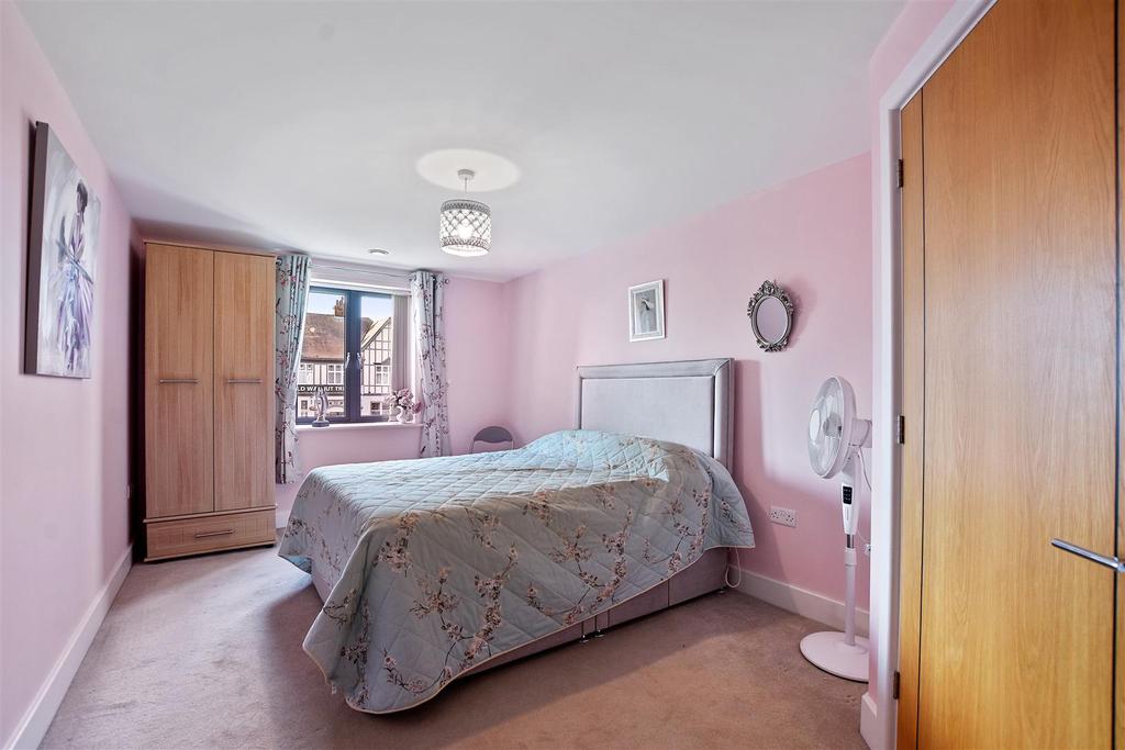 Bedroom (1).jpg