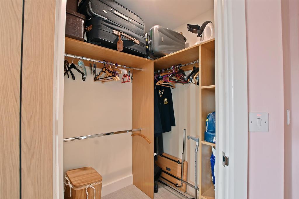 Walk-in wardrobe.jpg