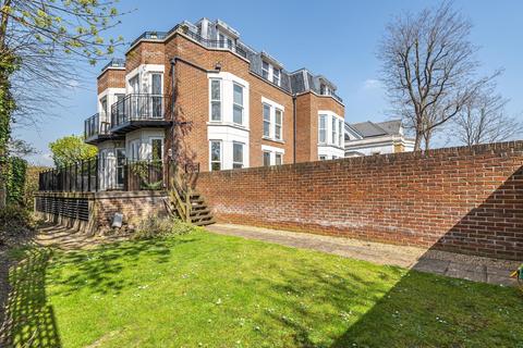 Flat 1, Cheltonian Place Portsmouth Road, Esher, KT10 9AA