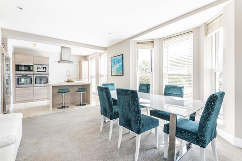 Flat 1, Cheltonian Place Portsmouth Road, Esher, KT10 9AA