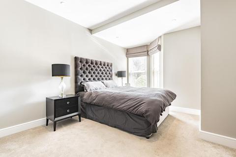 Flat 1, Cheltonian Place Portsmouth Road, Esher, KT10 9AA