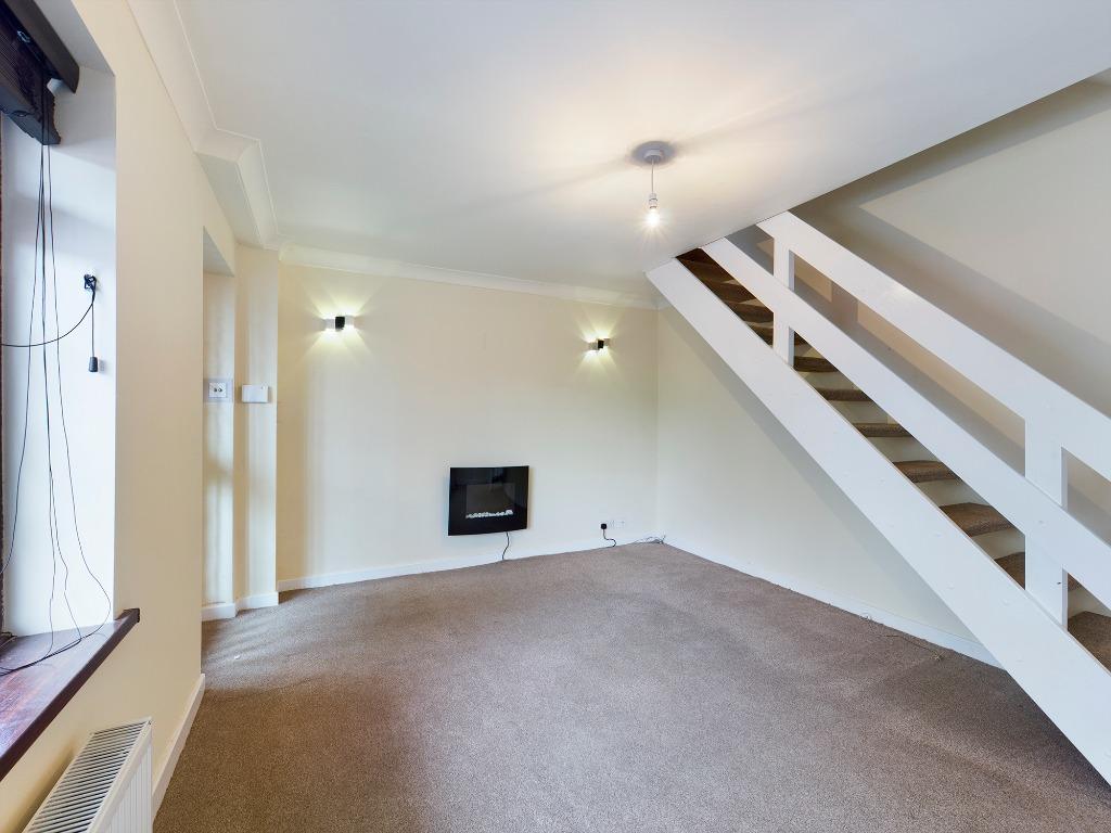 Drayton Road, Longton... 2 bed townhouse £550 pcm (£127 pw)