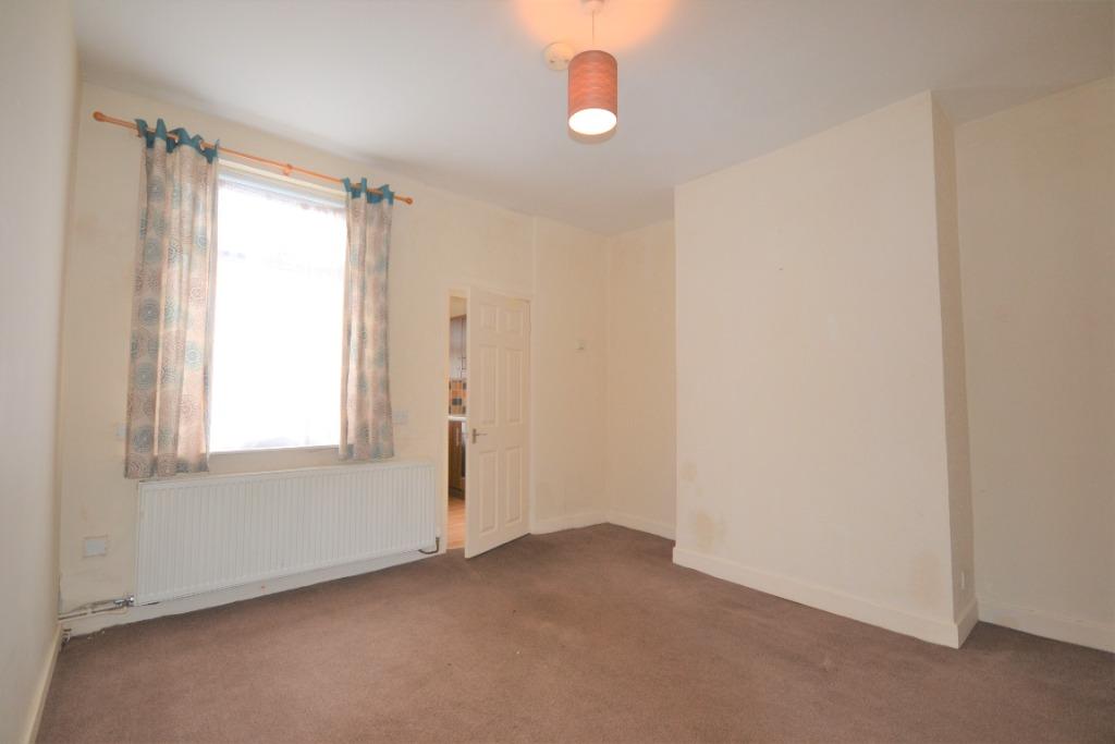 Preston Road, Standish, WN6 2 bed terraced house £550 pcm (£127 pw)