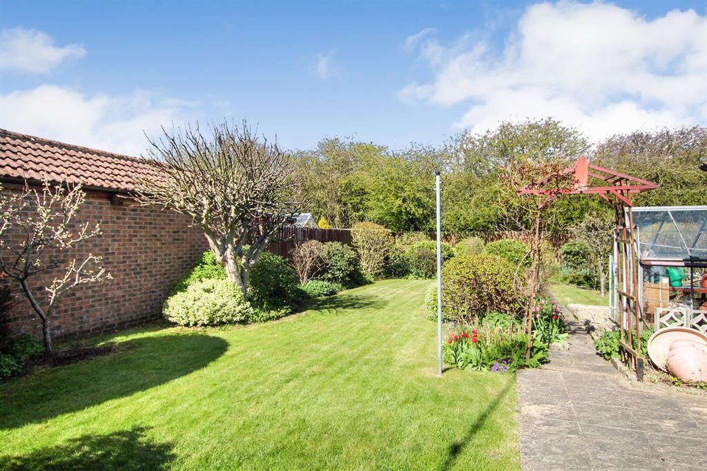 Avocet Way, Bridlington, YO15 3NT 2 bed bungalow £210,000