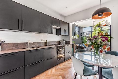 41 Holdenhurst Avenue, London, N12 0JA