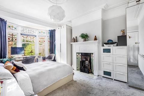 41 Holdenhurst Avenue, London, N12 0JA