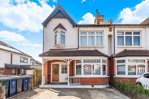 41 Holdenhurst Avenue, London, N12 0JA