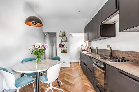 41 Holdenhurst Avenue, London, N12 0JA
