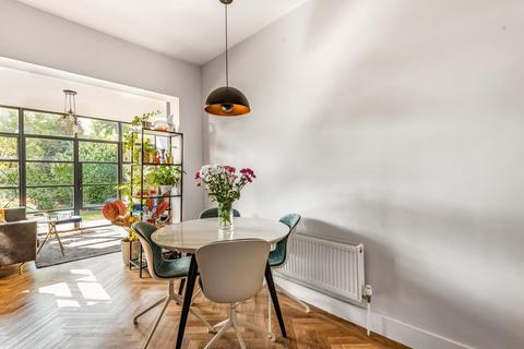 41 Holdenhurst Avenue, London, N12 0JA