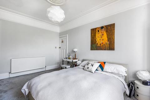 41 Holdenhurst Avenue, London, N12 0JA