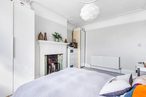 41 Holdenhurst Avenue, London, N12 0JA