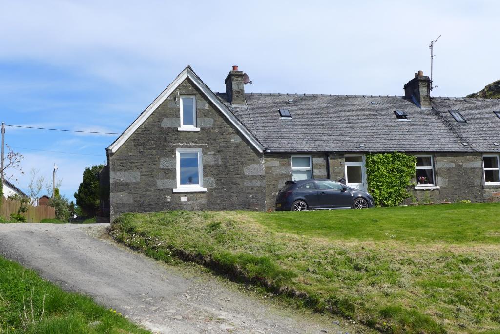 22 Kilmartin by, Lochgilphead, PA31 8RN 3 bed end of terrace house £