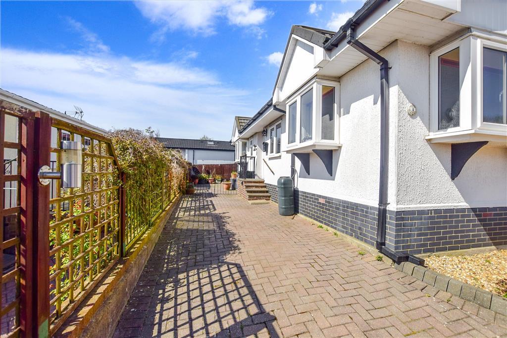 Yew Tree Park, Charing, Ashford, Kent 2 bed park home £170,000