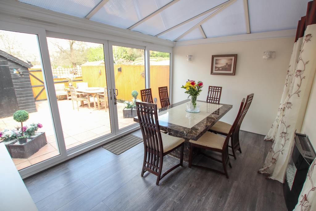 Mayles Lane,Knowle,Fareham,PO17 5AG 3 bed terraced house £350,000