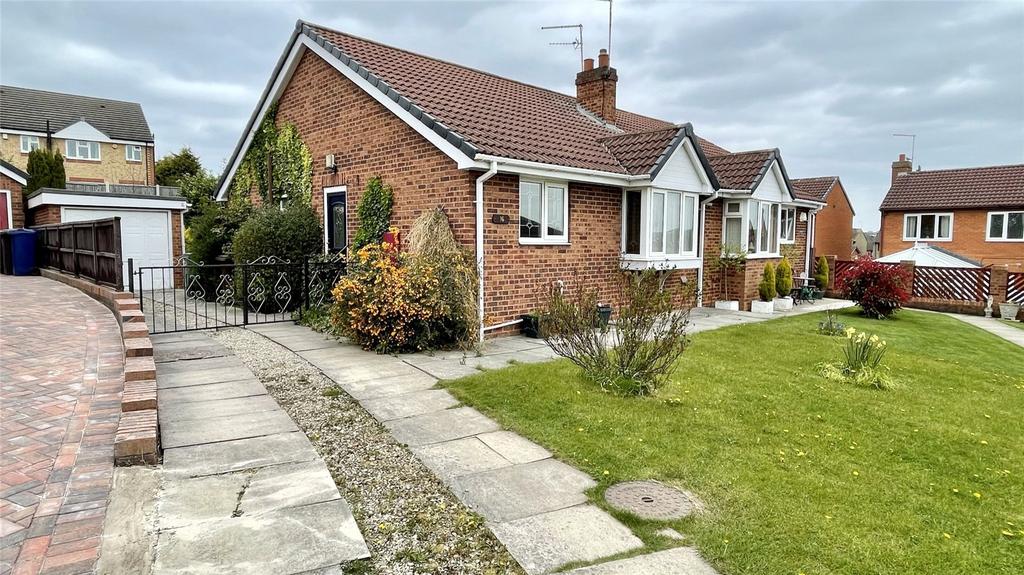 Belle Green Gardens, Cudworth... 2 bed bungalow £135,000