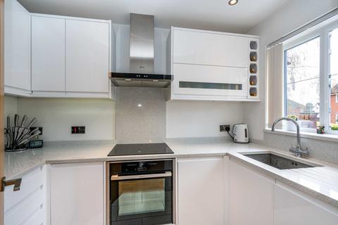 8 Bencroft Road, Hemel Hempstead, HP2 5UY