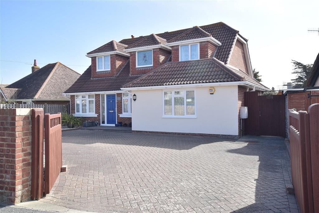 Clayton Road, Selsey, Chichester, West Sussex 5 bed detached house £