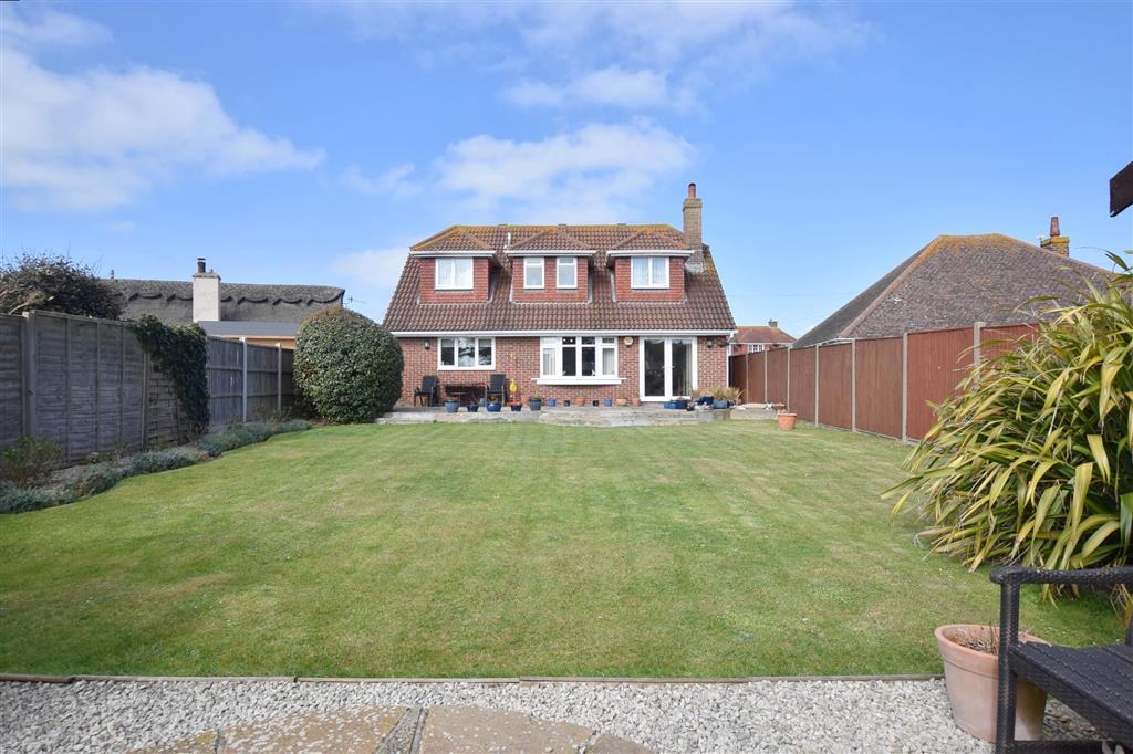 Clayton Road, Selsey, Chichester, West Sussex 5 bed detached house £