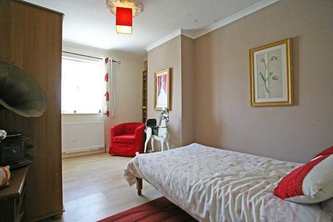 26 Heathway, Dagenham, RM10 9PP