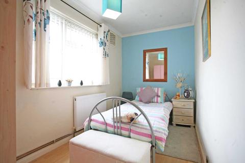26 Heathway, Dagenham, RM10 9PP