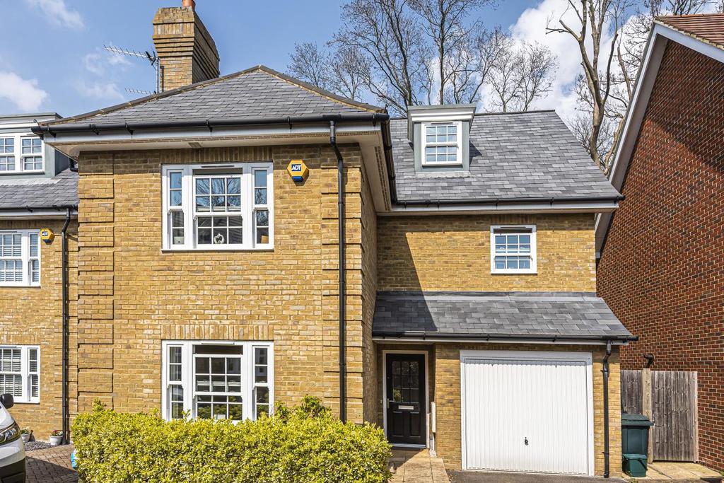 Century Way, Beckenham 5 bed detached house for sale £1,100,000