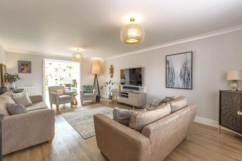 4 Bramley Close, Southmoor, Abingdon, OX13 5FJ