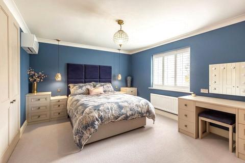 4 Bramley Close, Southmoor, Abingdon, OX13 5FJ