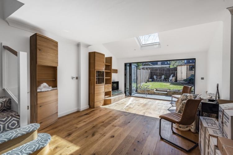 Vicarage Drive Beckenham BR3 2 bed townhouse £2,000 pcm (£462 pw)
