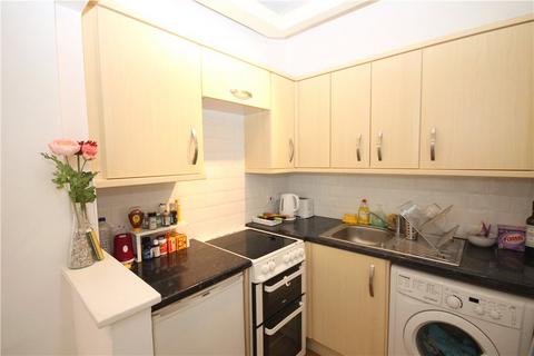 Studio to rent, Bolingbroke Road, London, W14