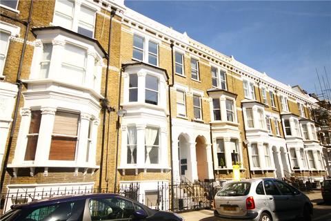 Studio to rent, Bolingbroke Road, London, W14