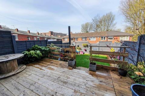 30 Dunham Street, Lees, Oldham, OL4 3NH