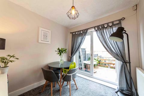 30 Dunham Street, Lees, Oldham, OL4 3NH