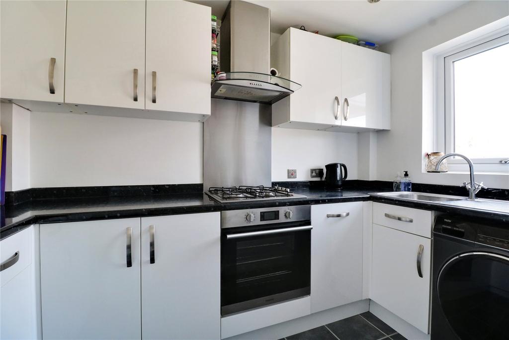 Isis Way, Sandhurst, GU47 2 bed terraced house £310,000