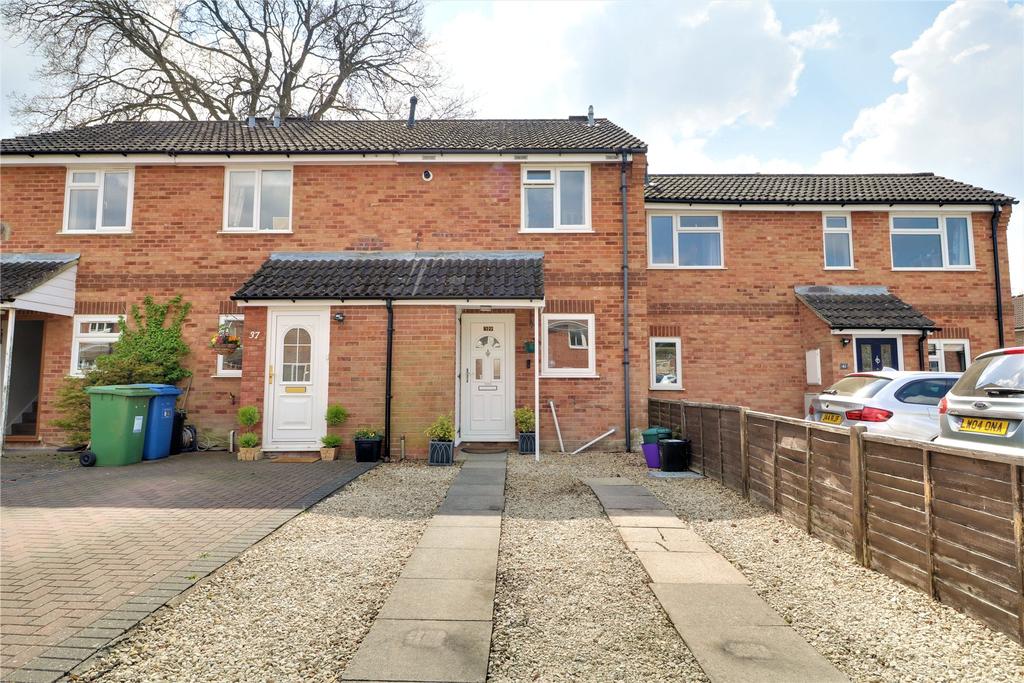 Isis Way, Sandhurst, GU47 2 bed terraced house £310,000