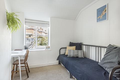 11 Hyde Close, Winchester, SO23 7DT