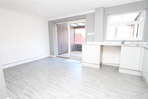 27 Laurelhayes, Ipswich, IP2 9SA