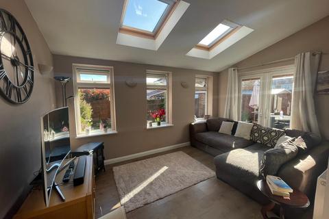 5 Curlbrook Close, Wootton, Northampton, NN4 6BS