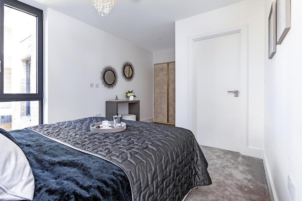 Sandown-house-charter-square-staines-upon-thames-tw18