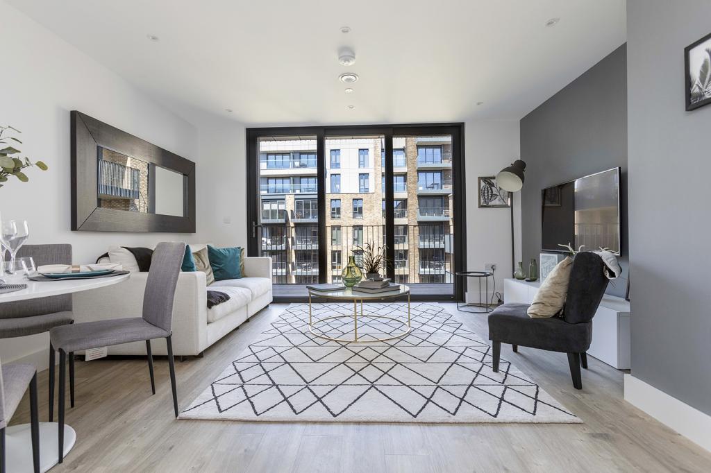 Sandown-house-charter-square-staines-upon-thames-tw18