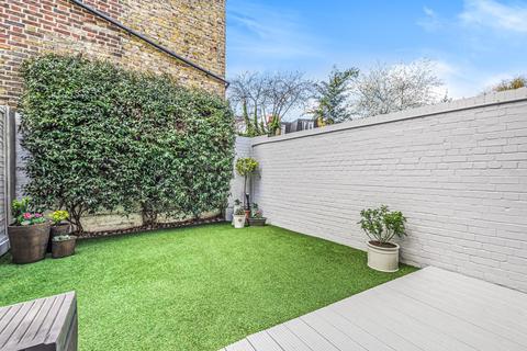 12 Atheldene Road, London, SW18 3BW