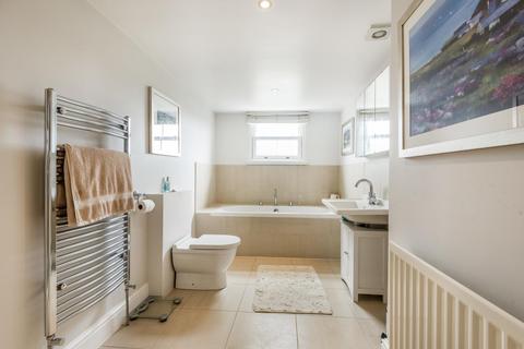 12 Atheldene Road, London, SW18 3BW